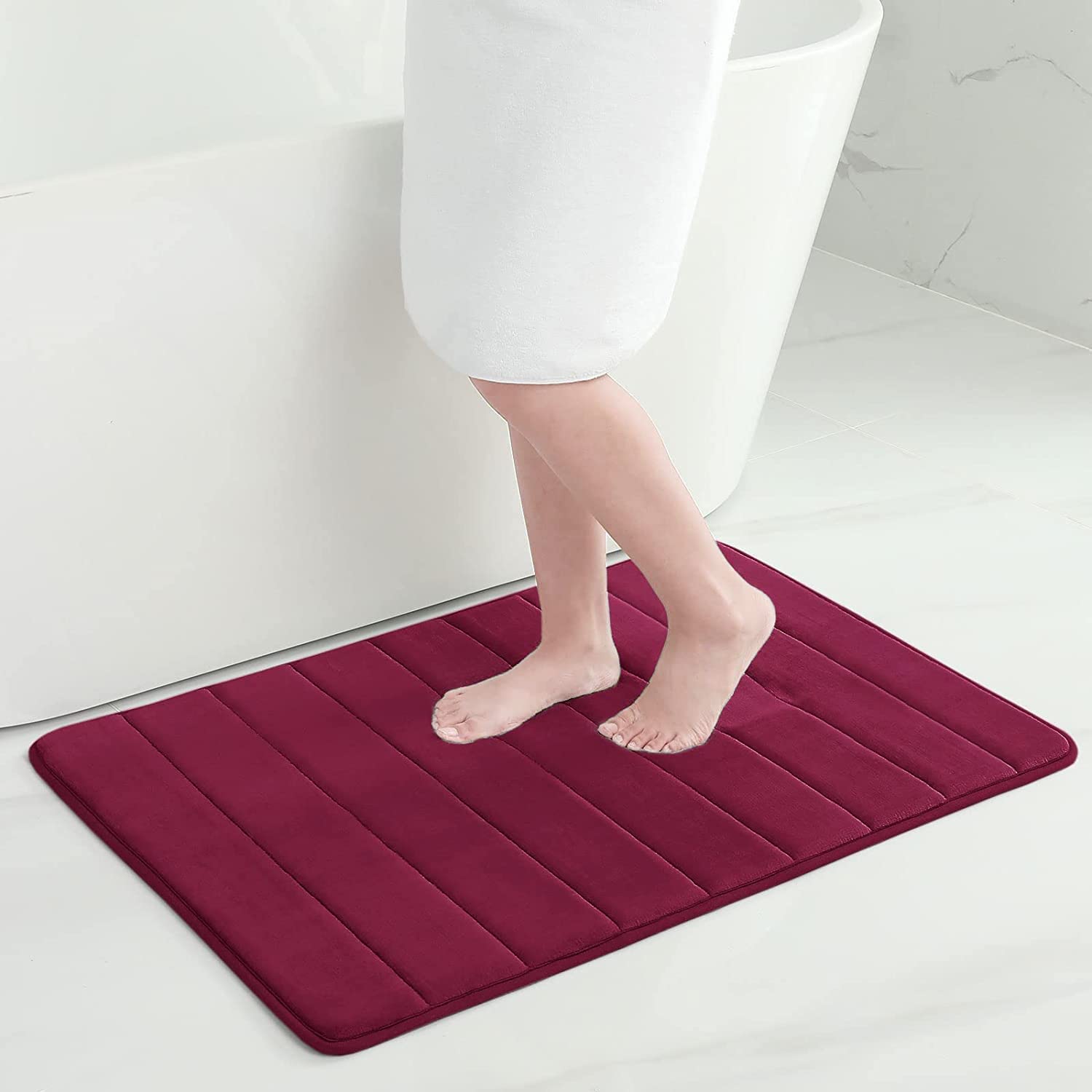 smiry Memory Foam Bath Mat, 60 x 90 cm, Extra Soft Non-Slip Bathroom Mat, Super Absorbent Bath Mats for Bathroom Floor, Machine-Washable Dry Bath Rug Foot Mat, Wine Red