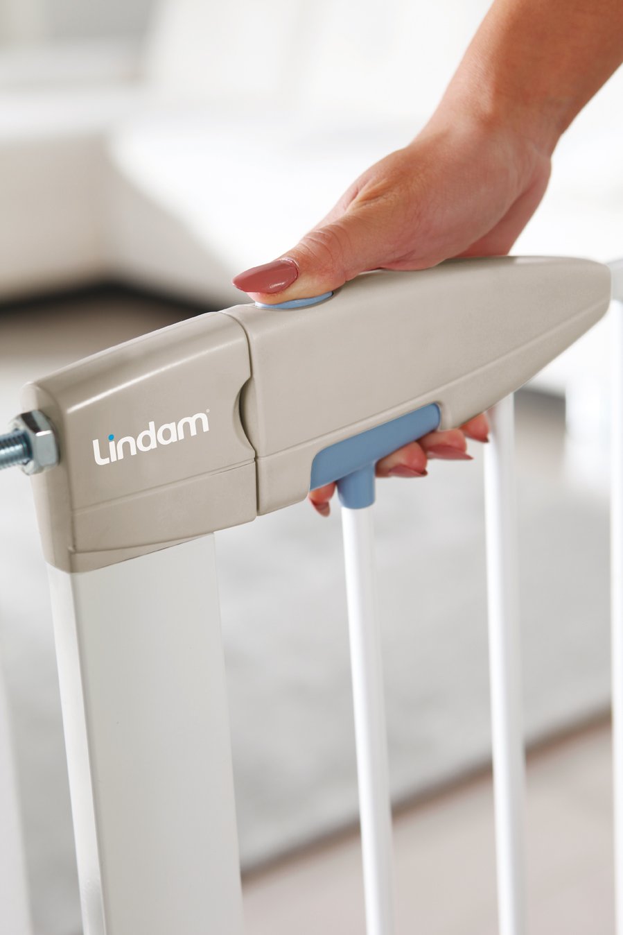 lindam sure shut axis pressure fit safety gate