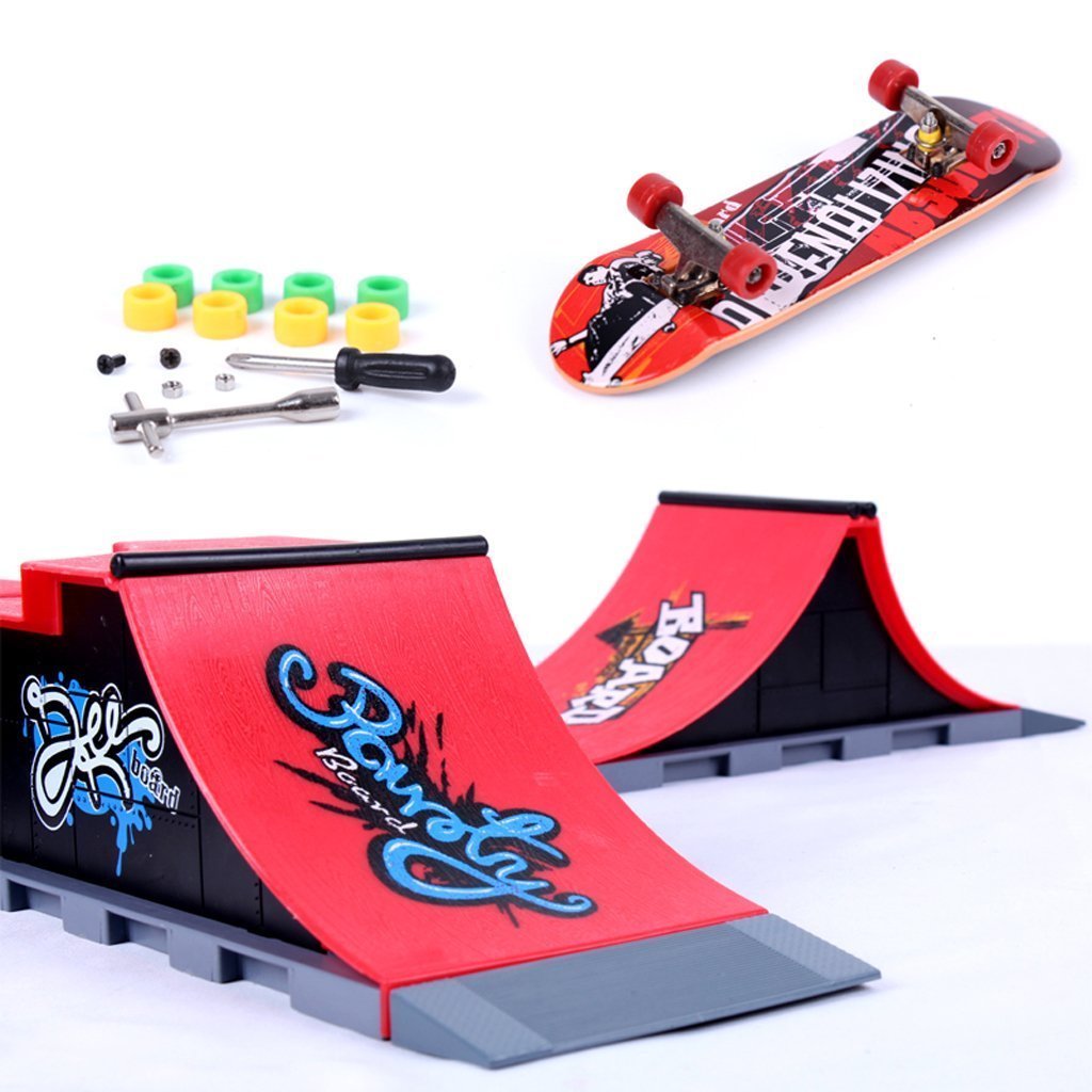Mini finger skateboard and ramp accessories set Clearance
