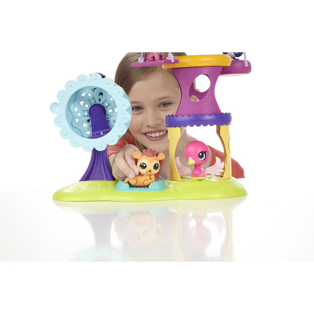 Littlest Pet Shop Playtime Park with Russell Ferguson