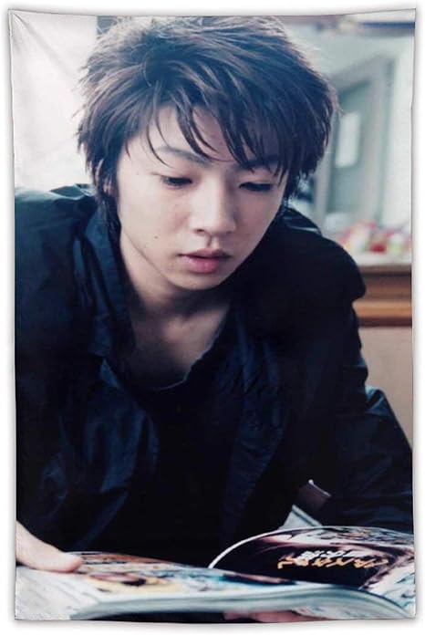 Amazon Co Jp 相葉雅紀 嵐 タペストリー インテリア 壁掛け おしゃれ 室内装飾 多機能 寝室 カーテン おしゃれ 個性ギフト 新築祝い 結婚祝い プレゼント ウォール アート 100 150cm ホーム キッチン