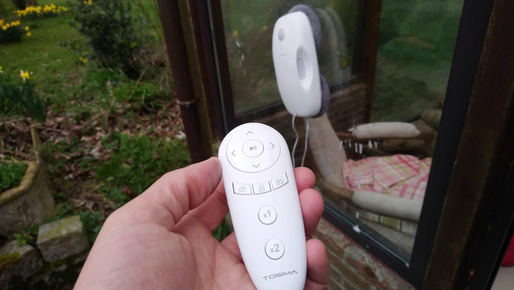 Tosima W2 Robot Limpiacristales, Limpieza Automática con Planificación Inteligente de Rutas, Potencia de Succión 3800Pa, Tecnología de Detección de Bordes, Control Remoto, Blanco