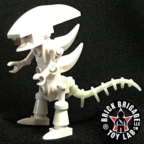 Brick Brigade Custom LEGO Military Fantasy Movie Albino Alien Soldier Xenomorph - with Radioactive "Glow in the Dark" Tail