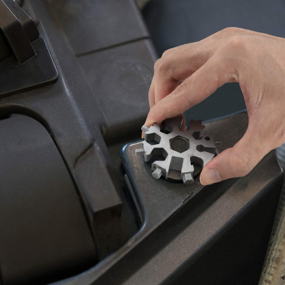 Hinshark Valentines Gifts for Him 18-in-1 Snowflake Multi Tool - Image 4