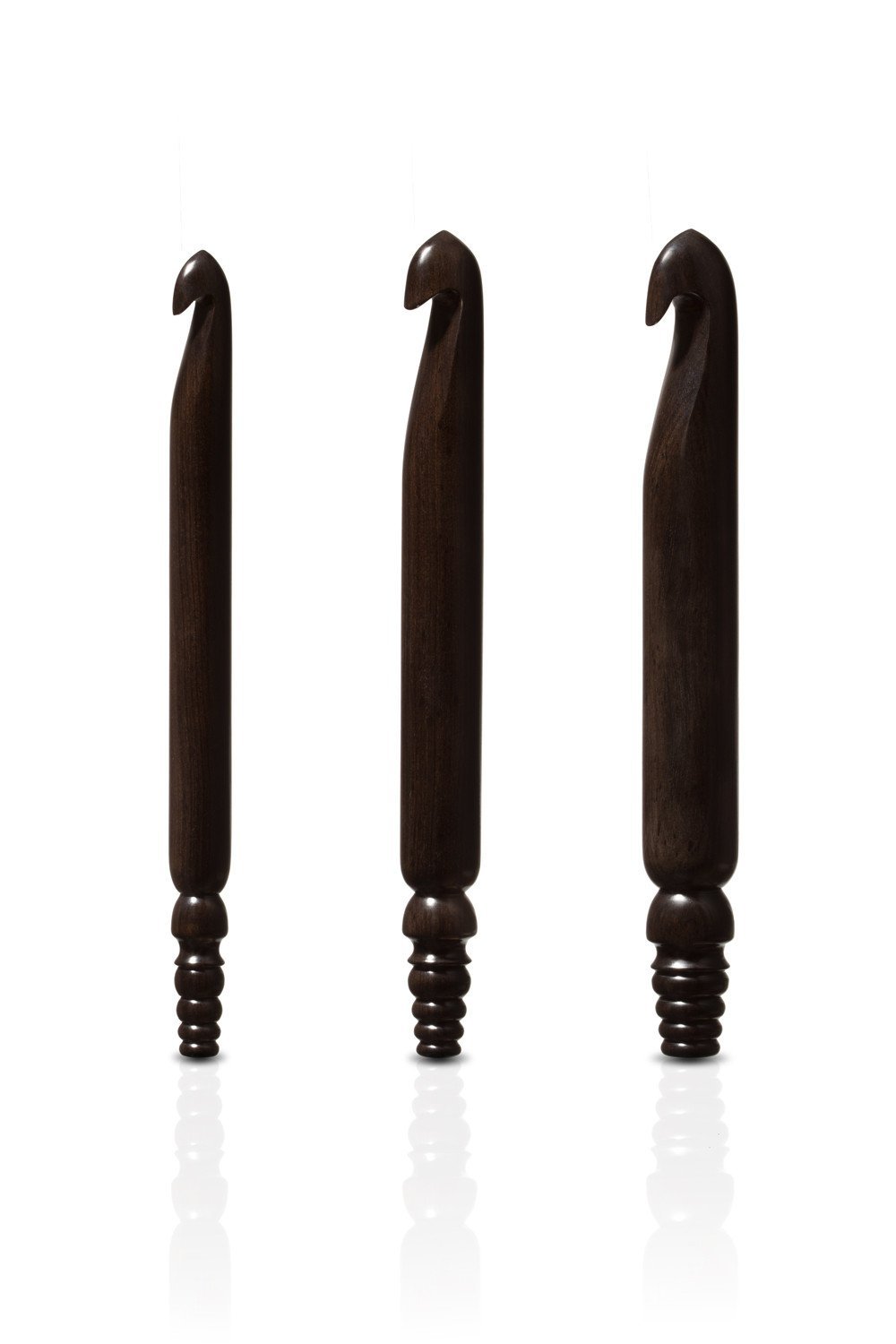 Furls Crochet Hook, Wood, Ebony, 30mm — image 1