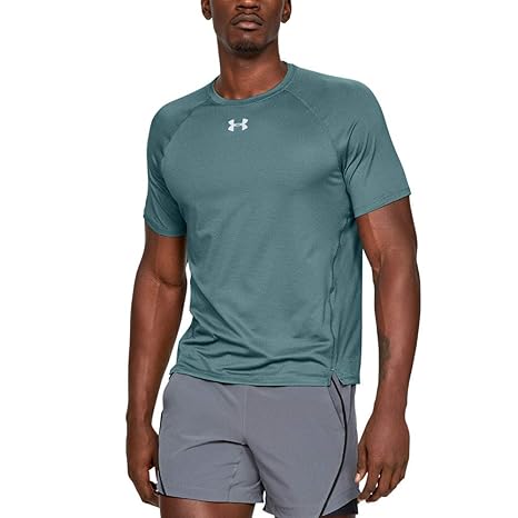 pantaloncini e maglietta under armour