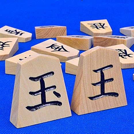 Amazon 力強い一字彫の御蔵黄楊将棋駒 将棋駒 晴月作御蔵島産本黄楊 一字彫駒 将碁屋椿油付き 将棋 おもちゃ