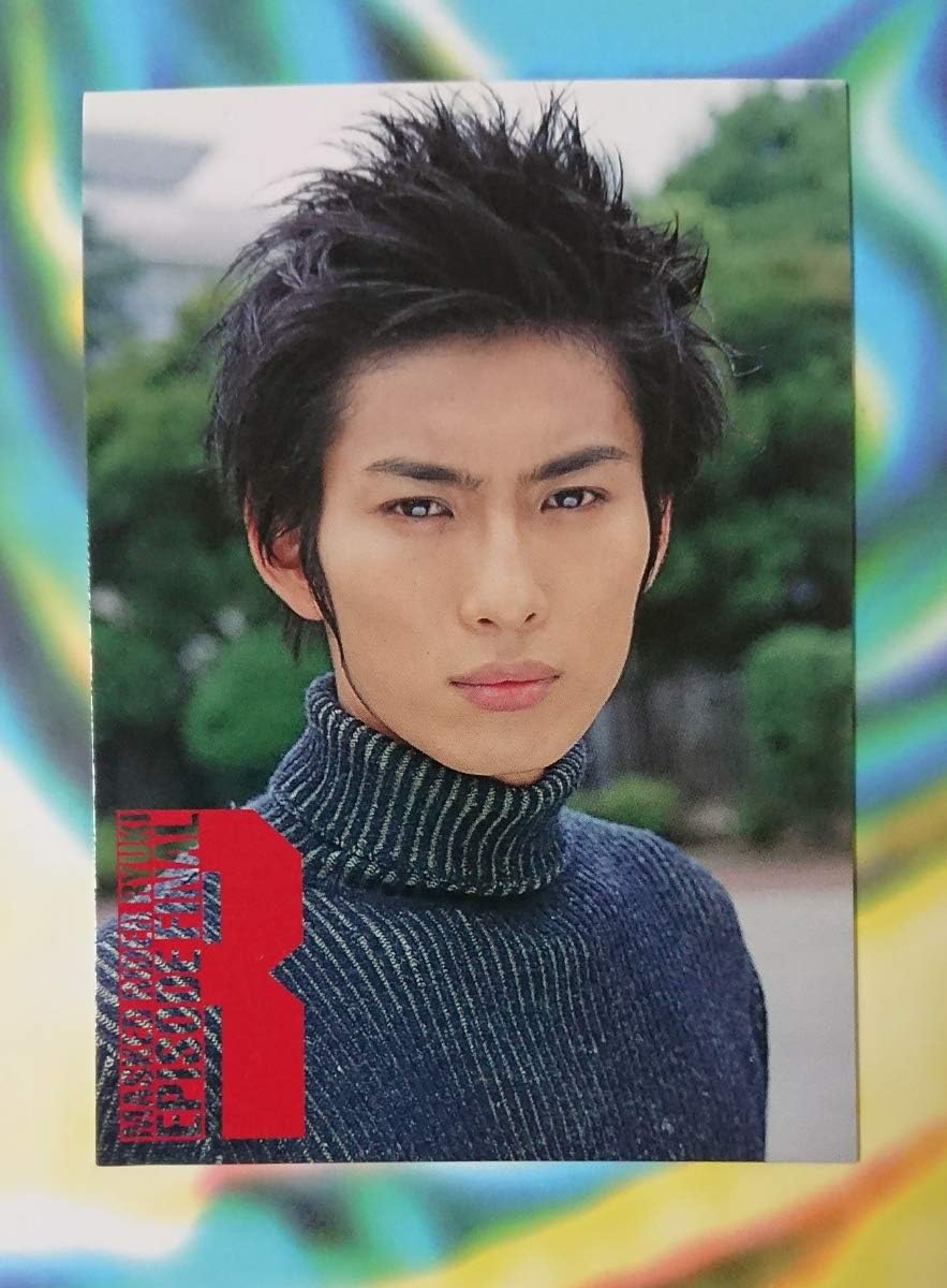 Amazon Co Jp 劇場版仮面ライダー龍騎トレカ 素顔の仮面ライダーナイト 秋山蓮 松田悟志 ホビー 通販