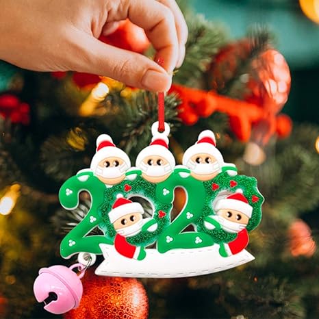 Amazon Co Jp Bulhe クリスマスオーナメント Quarantine パーソナライズされたオーナメント 家族 名前 友人の 名前 クリスマスデコレーションセット ソフトプラスチックpvc製 5 グリーン ホワイト ホーム キッチン