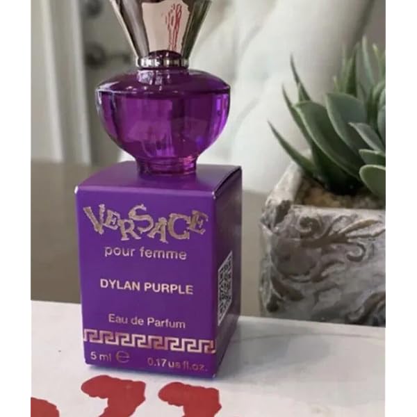 ★新品未開封#ヴェルサーチ＃ディランパープルパフューム& ボディケアセット Amazon.com : Versace Pour Femme Dylan Purple 4 Pcs Gift Set