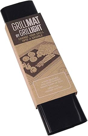 Amazon Com Grillight Bar B Que Grillmat Grilling Accessories Thick Mats Heat Safe To 600 Degrees Turn Your Grill Into Griddle Includes 2 Mats 15 In Round 15 In Square
