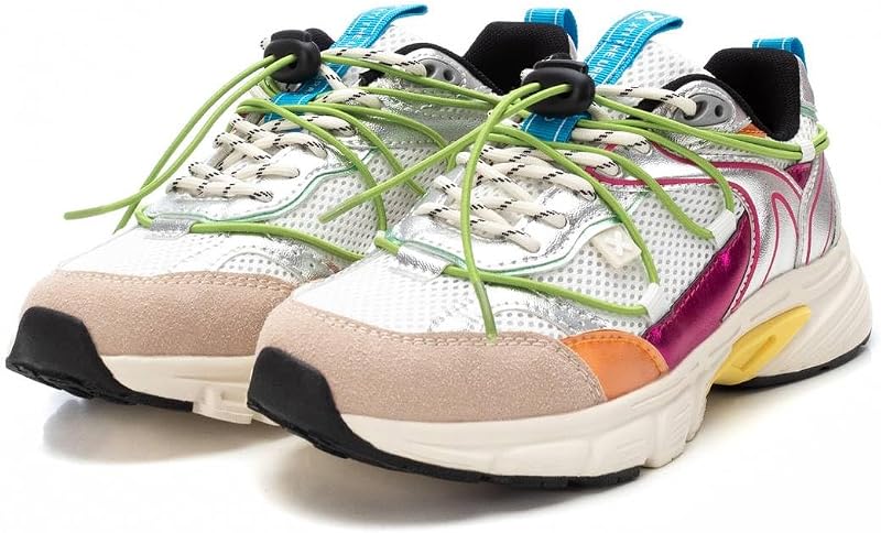 - Ténis Prateados Femininos - Calçado Confortável e Versátil - Moda Casual - Modelo 14405201 (Tamanho: 39)