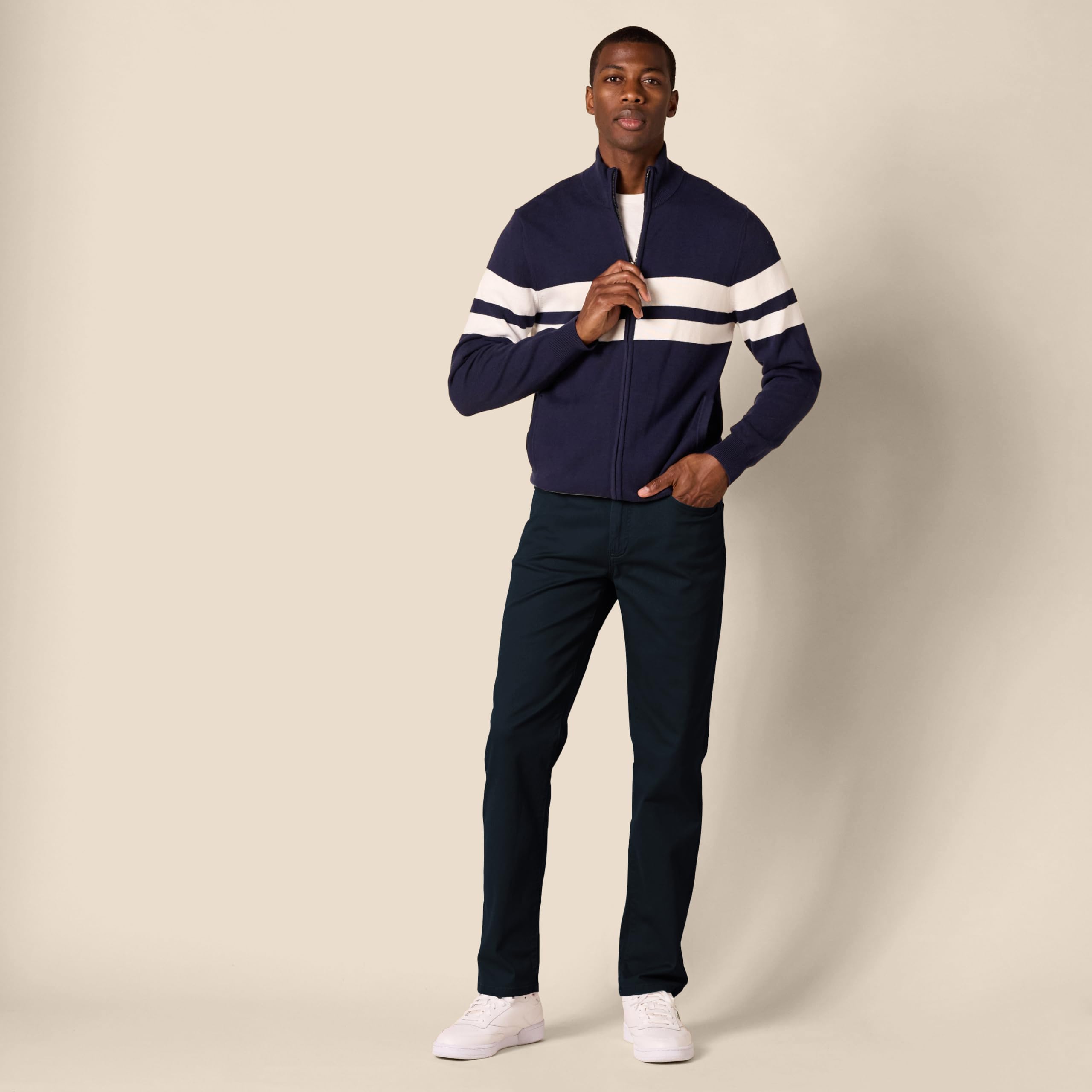 Amazon Essentials Herren 5-Pocket-Stretch-Twillhose, Gerade Geschnitten, Schwarz, 28W / 30L 5