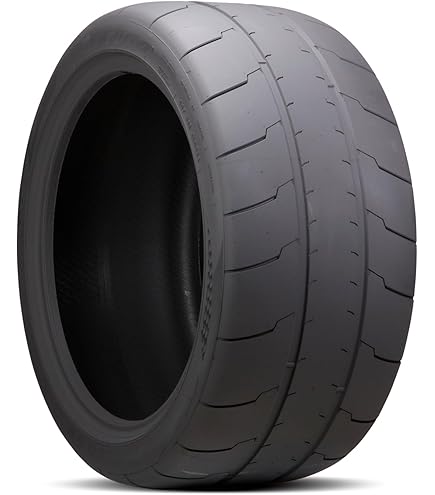 Amazon.com: Nitto NT555RII P305/45R18 103W : Automotive