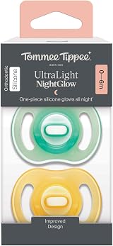 Tommee Tippee Ultra-Light StayPut Night Glow Soother 0-6m 2 Pack view 2