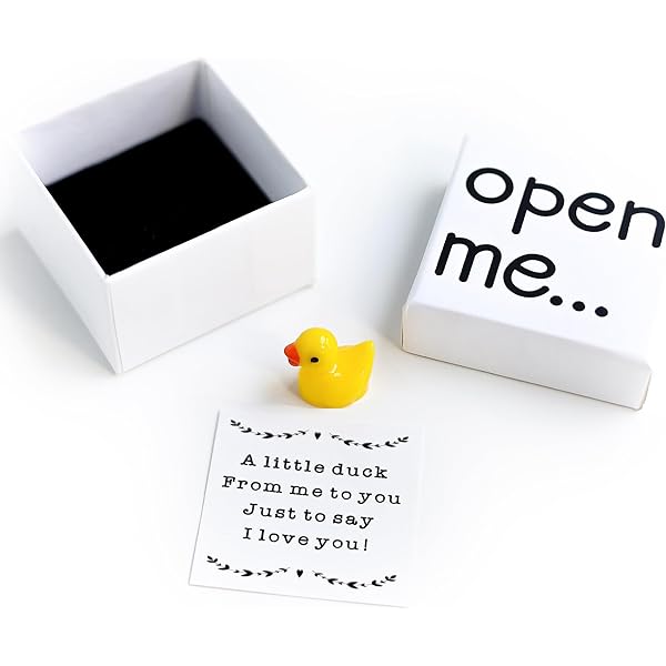 Funny Couple Keychain - 'I Hope Your Day Is As Nice As Your Butt' Gift For Boyfriend Or Girlfriend