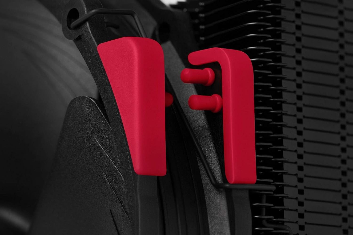 Noctua NA-SAVP3 chromax.red, Anti-Vibration Pads for Noctua NF-A15 140mm Fans (16-pack, Red) - Image 5