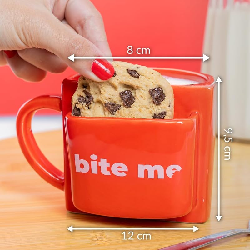 – Taza original para regalar “Bite me”. Taza de té roja con bolsillo para galletas. Mug para desayuno divertido. Copa de desayuno moderna. 316 ml de capacidad