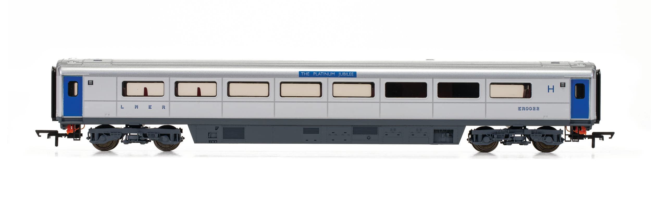 Hornby Coach Car - R40356A Platinum Jubilee of Queen Elizabeth II, Mk3 Sliding Door, Trailer Composite Catering Train Toy, 00 Gauge Carriage for Train Set, Rolling Stock Models - 1:76 Scale Model Gift