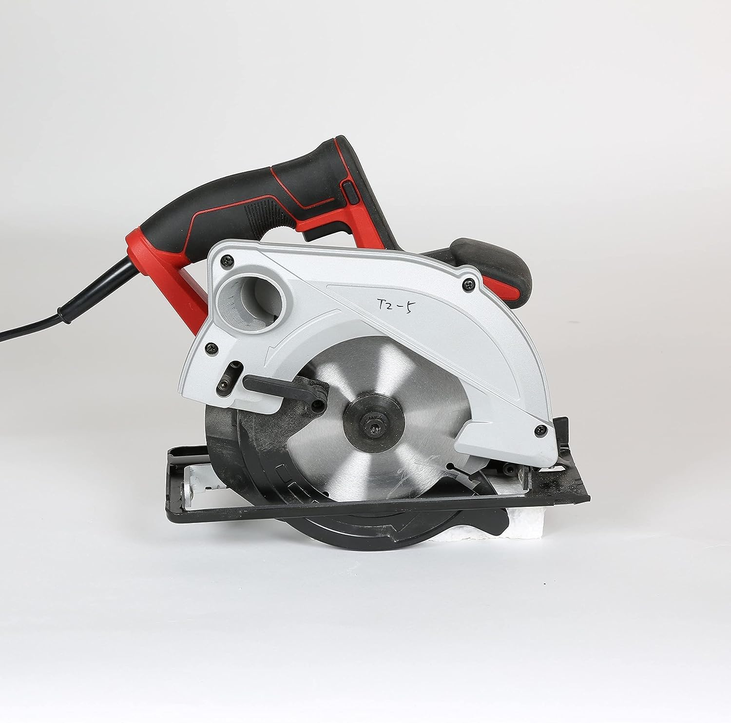 Einhell Handkreissäge TC-CS 1250 (1.250 W, 5.500 min-1, werkzeuglose Einstellung Tiefe/Winkel, Zusatzhandgriff, Spindelarretierung, Spaltkeil, inkl. Hartmetall-Sägeblatt) 5