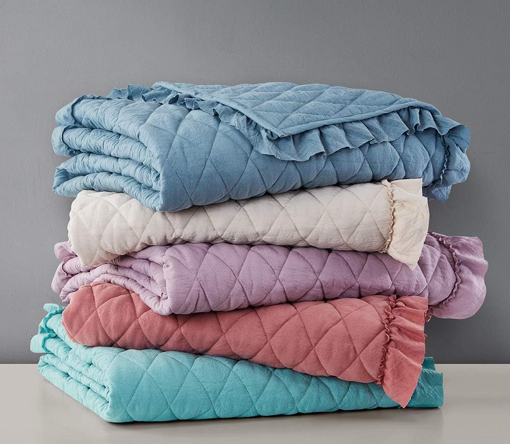 29+ Popular Types Of Blankets and Materials (Buying Guide) For Bedroom