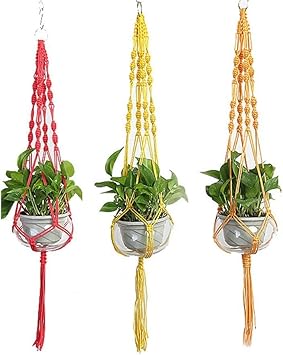 Amazon Co Jp 屋外ホームマクラメ植物ハンガーハンギングプランター フラワーアイビージューシーなシダハーブポットドアストップ用の3つの手作りバスケットロープのセット スポーツ アウトドア