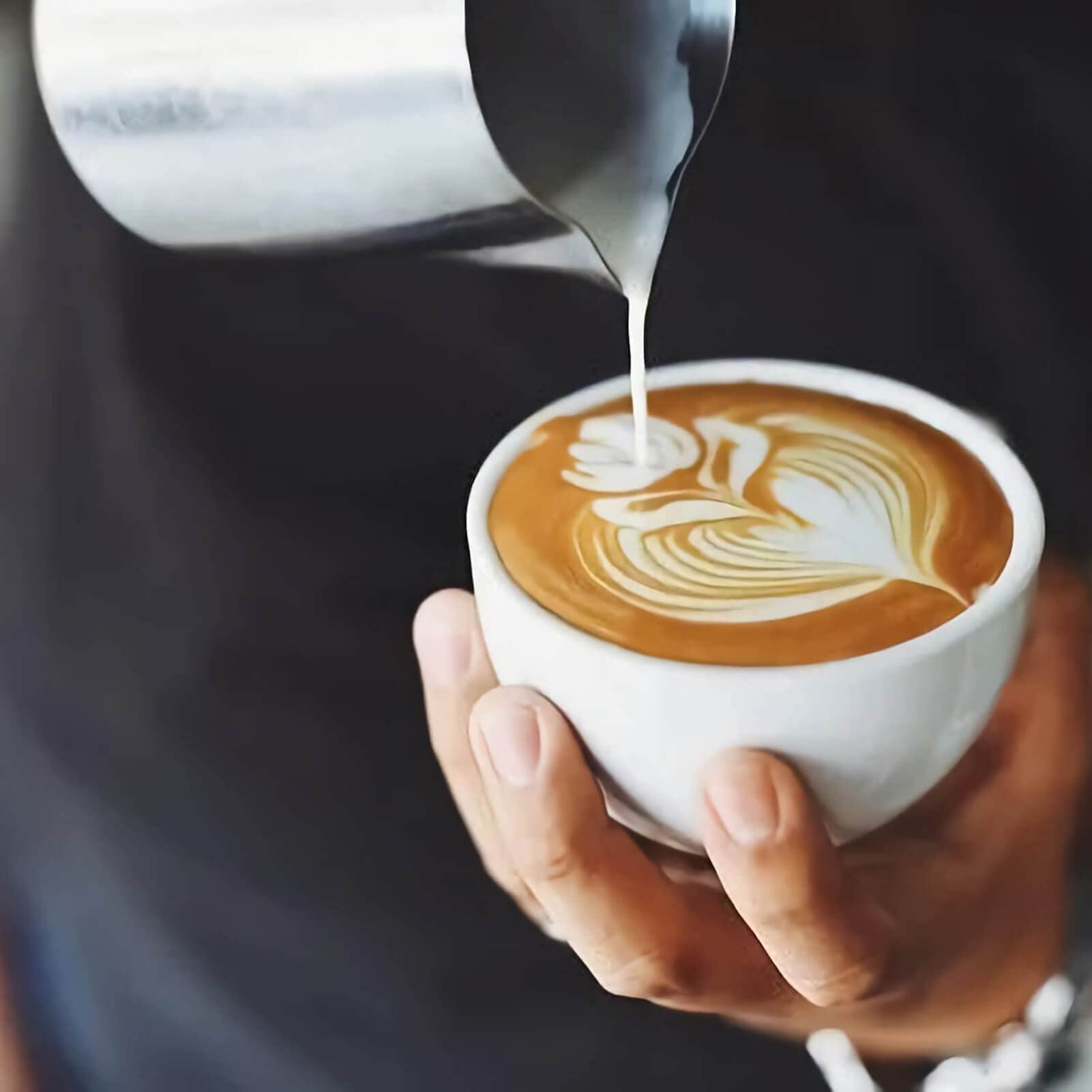 Stainless Steel Milk Frother Cup - Espresso Steaming Pitchers Coffee Foam Making Pitcher Latte Art Froth Cup Steaming Jug Cappuccino Hot Chocolate 20 Oz (600ml)