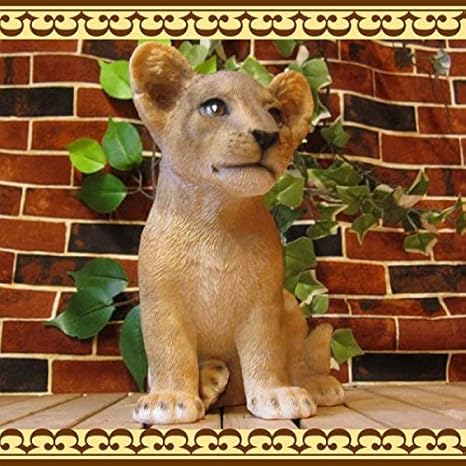 Amazon Co Jp リアルなライオンの置物 子ライオン オブジェ オーナメント 庭 ガーデニング フィギュア アニマル インテリア 玄関先 ホビー