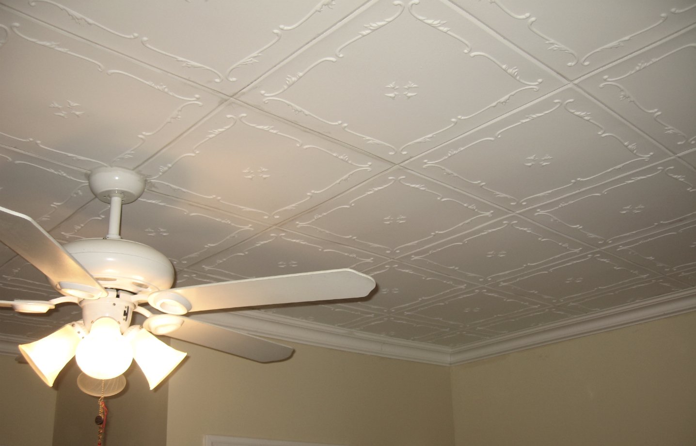 TD Polystyrene White Ceiling Tile to Cover Popcorn. Box of