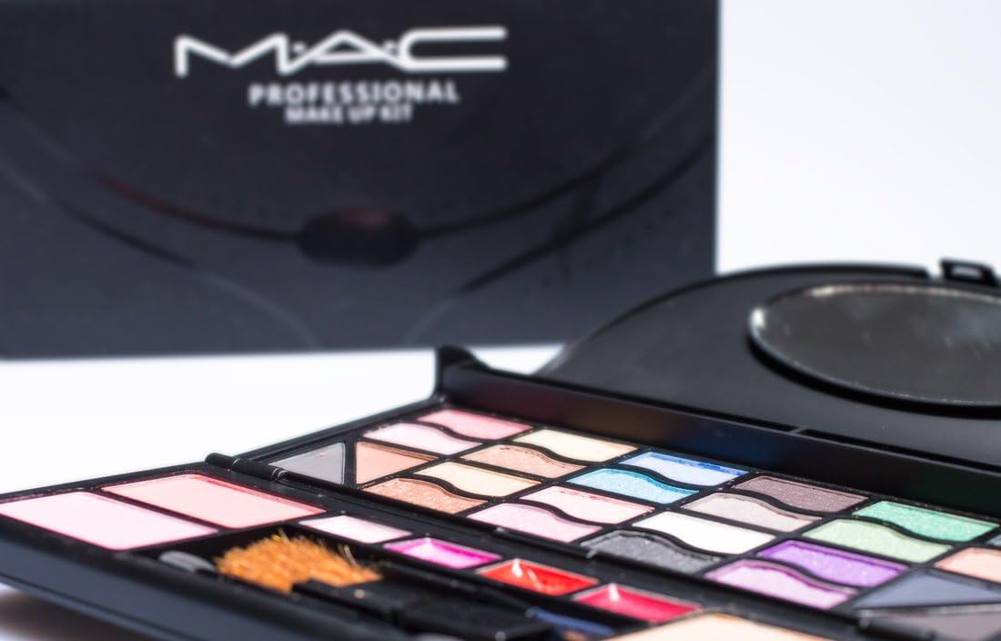MAC Cosmetics Professional Allinone Makeup Kit Amazon.ca Beauty