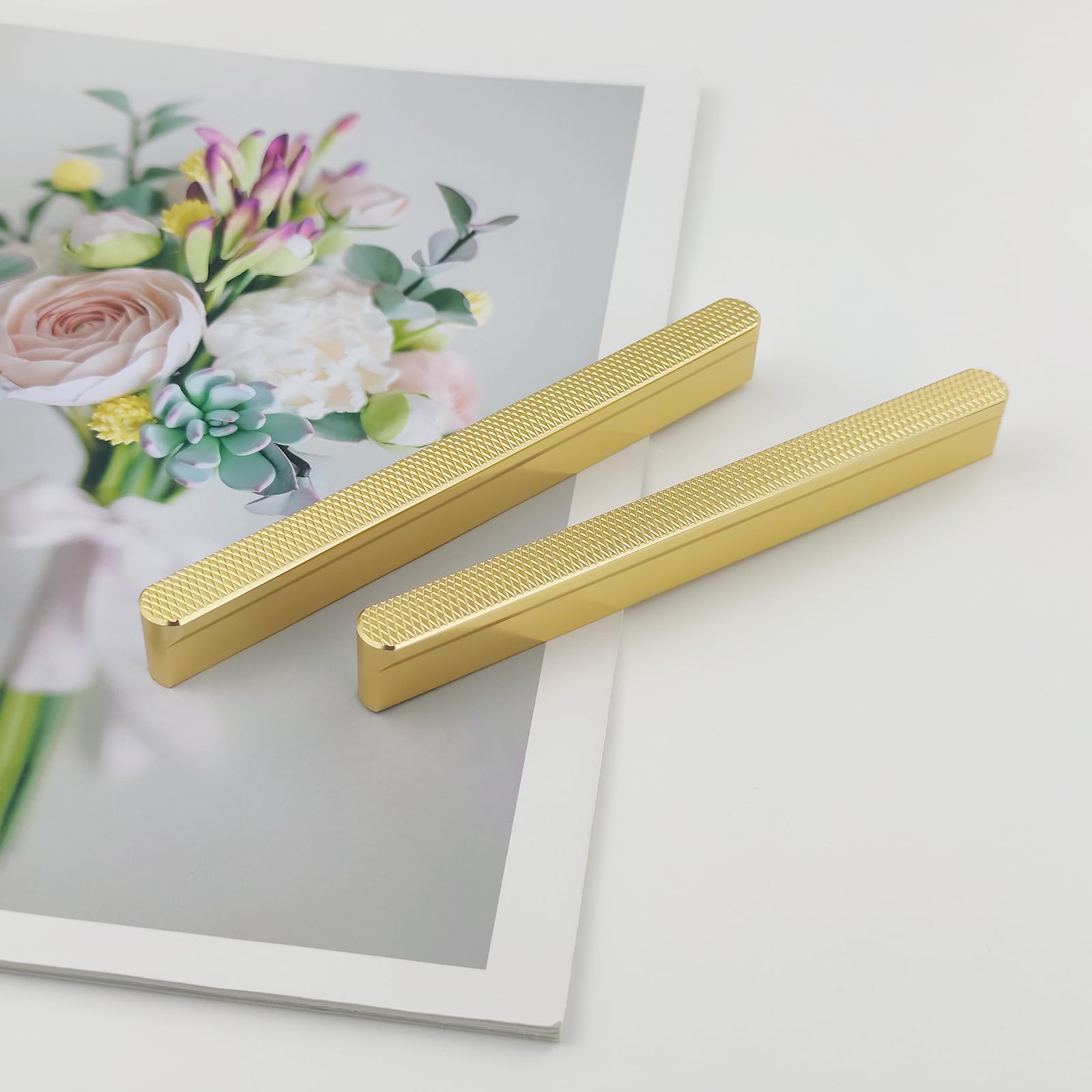 Pexintek Pack of 6 Cabinet Handles Gold Modern Furniture Handles 5 Inchs(128 mm) Hole Spacing Wardrobes Door Handles Drawer Knobs Vintage Handles for Kitchen Cupboards Dresser Cabinet (Golden)