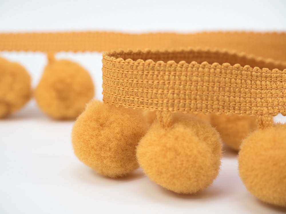 POM POM Bobble Trim Fringe Pompom Trimming - Cushion and Curtain Decoration, Home Decor - XL Size 2cm Craft Pompons (Honey, 5 Meters)