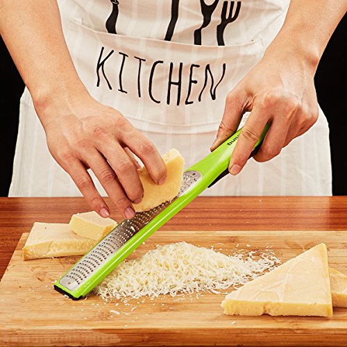 LE PLANING Lemon Grater, Zesters,Ginger Cheese Grater, Zester Grater for Cheese,Stainless Steel Blade for Garlic, Nutmeg, Chocolate, Vegetables, Fruits, Potato, Onions, with Protective Cover(Green) - Thumbnail 3