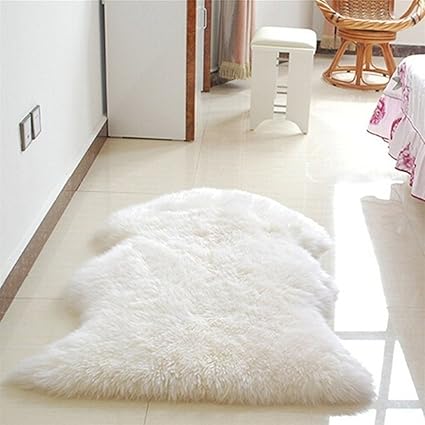 Hinmay Faux Fur Sheepskin Style Rug For Bedroom/Sofa/Floor(60 x 90 cm_White)