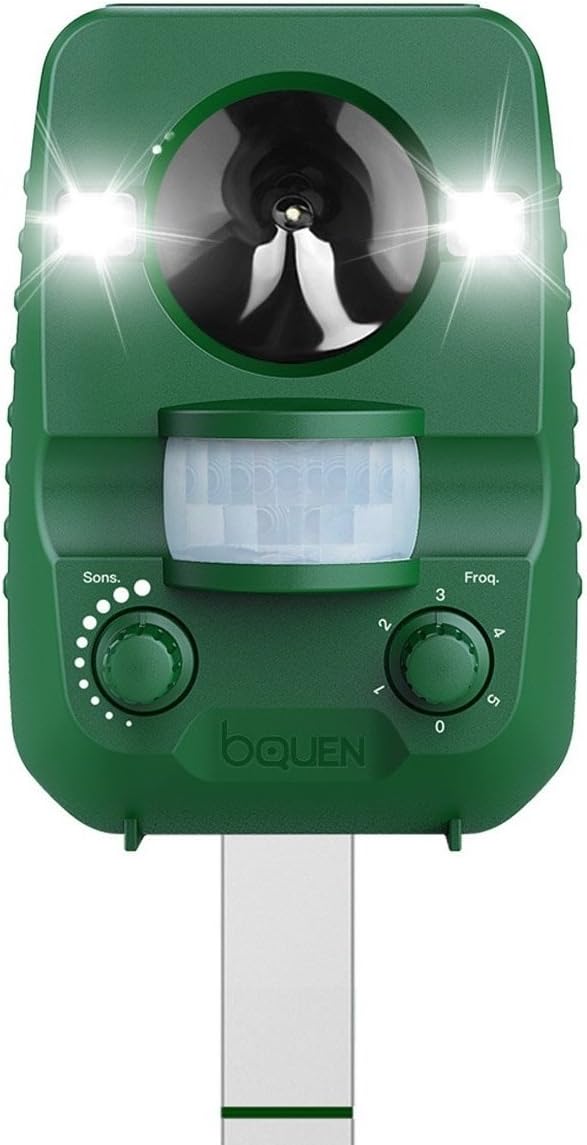 Cat Repeller Animal Repellent, Solar Powered Ultrasonic Repellent Rechargeable Outdoor Waterproof Motion Activated Strobe Lights, Dog Repeller Squirrel Raccoon Deer Repellent for Garden Yard Lawn