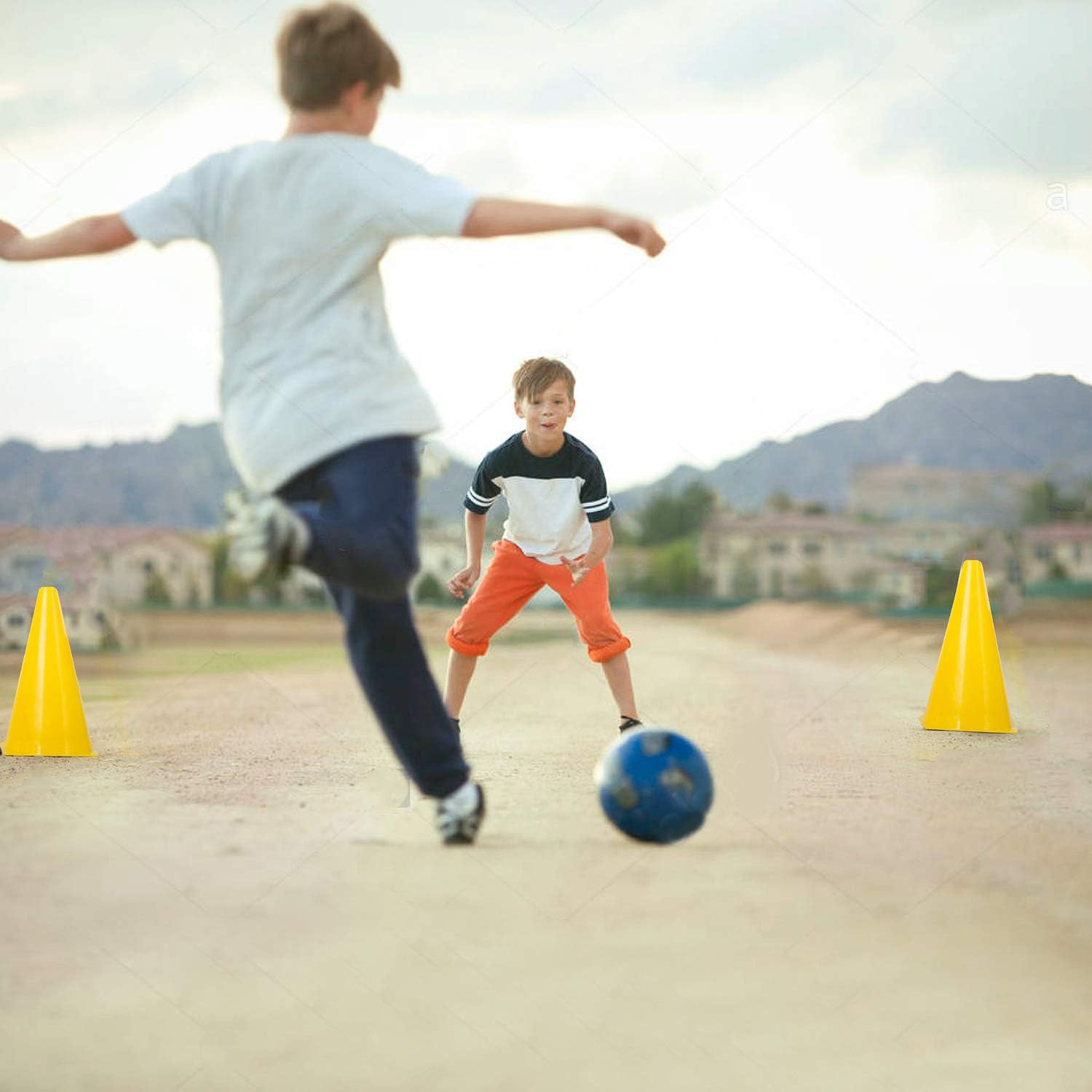 KINJOEK 30 Pack 7 Inch Sports Training Cones, Traffic Cones with Rounded Edges for Safety, Soccer, Football, Basketball Coaching, Agility, Drill Training, Field Marker Cones, Yellow : Sports & Outdoors