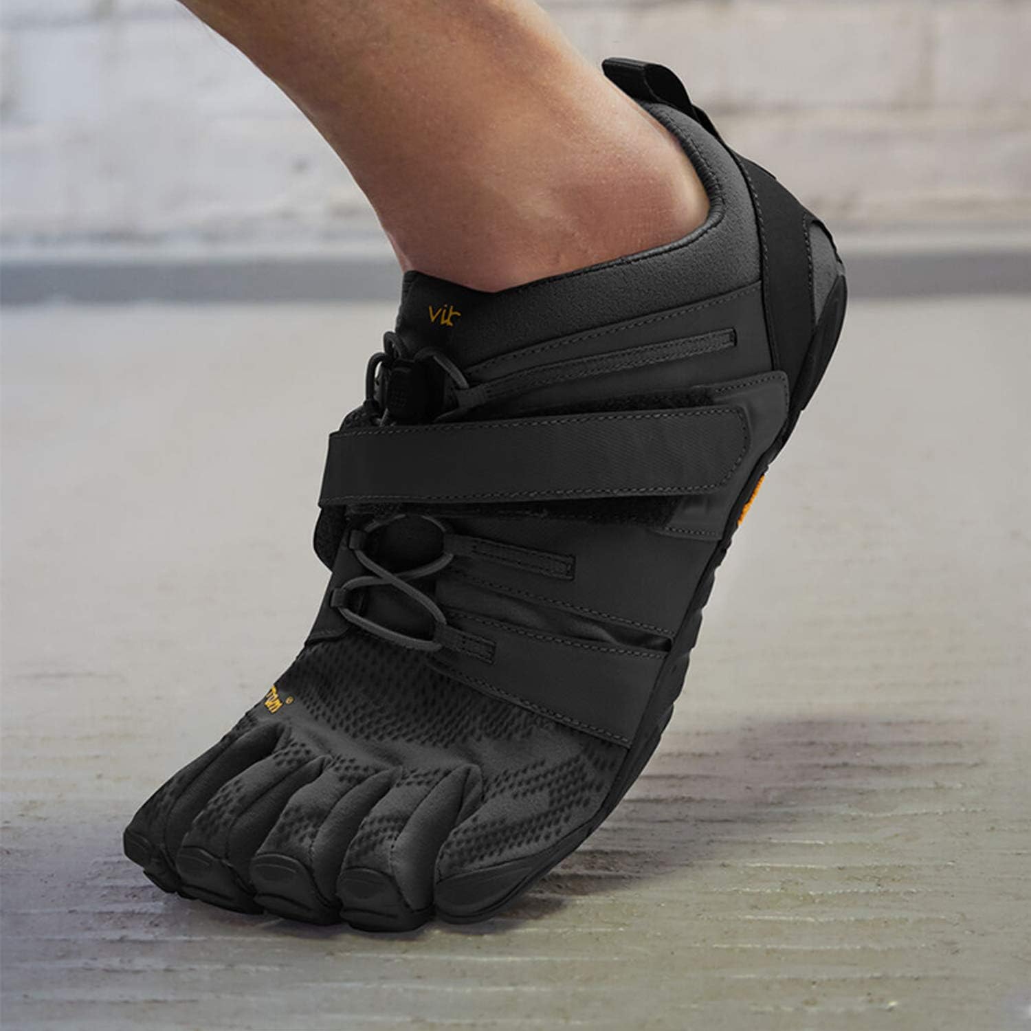 Fivefingers Vibram V-Train 2.0 Men S E T Scarpe da uomo per allenamento  funzionale Include un paio di calzini Scarpe da uomo urban-earth.co.uk