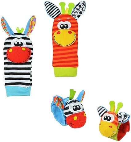 Daaimi Lot De 4 Jouets Pour Bebe En Peluche Douce Avec Hochet Et Clochette A Mettre Aux Pieds Ou Aux Poignets En Forme D Animaux 0 6 Mois Amazon Fr Bebes Puericulture