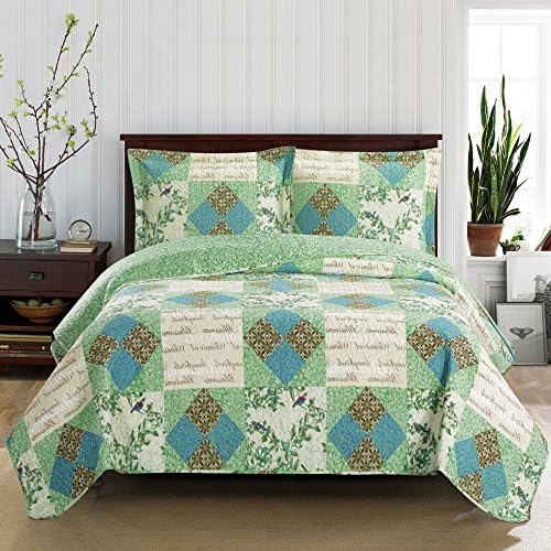 Deluxe Davina Oversized Coverlet Set combines diamond shaped patterns and patches. Reversible to light green leafy design on dark green background. Bed Cover Quilt 3 Pieces King / California king Set