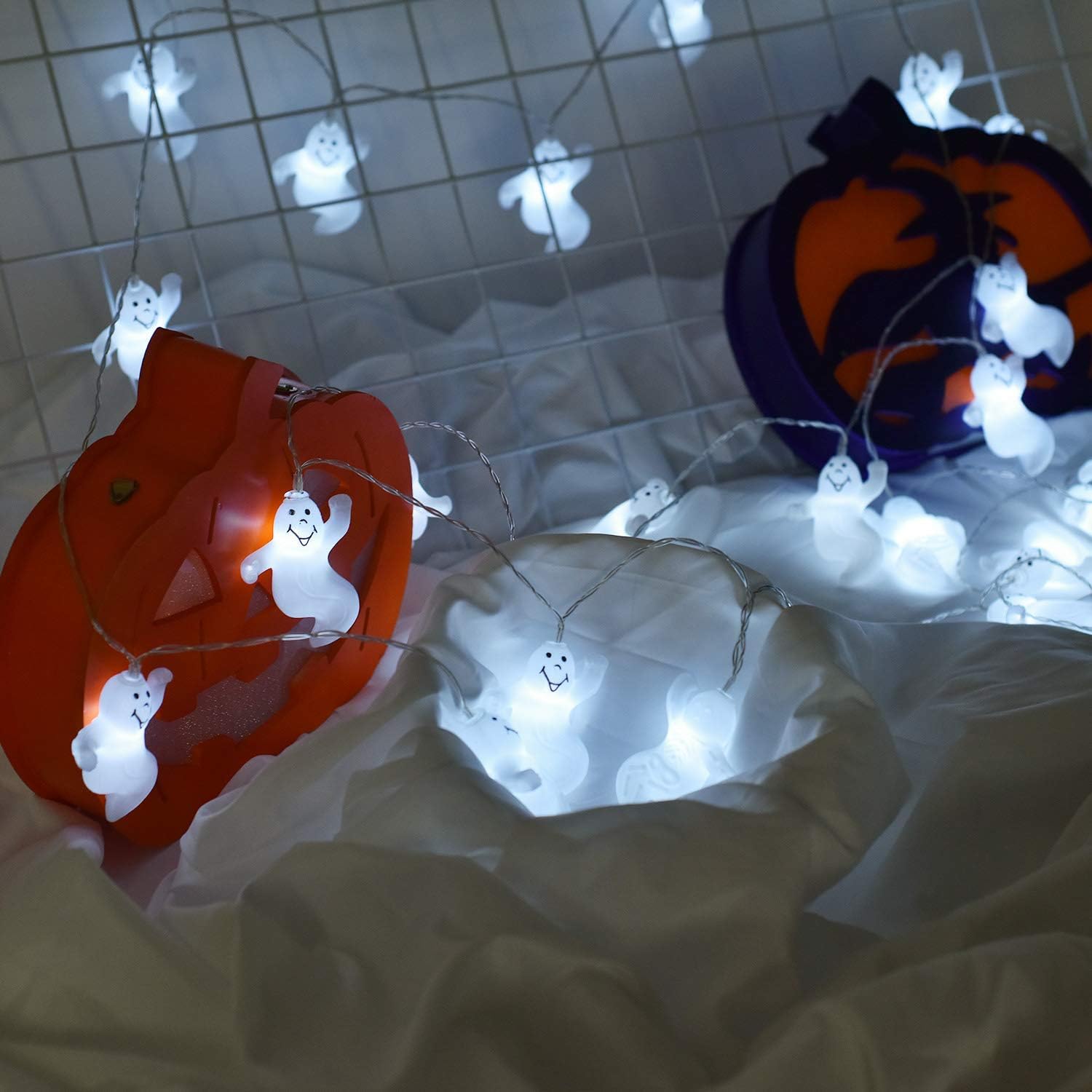 ILLUMINEW 30 LED Halloween Ghost String Lights, Battery Operated Halloween Lights with Remote, 8 Modes Fairy Lights Indoor Outdoor Party, Patio, Christmas, Halloween Decoration (Medium): Home Improvement