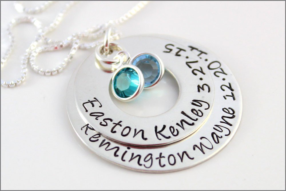 children's name jewelry for mom