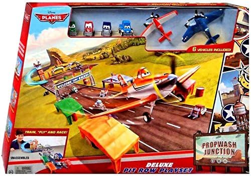 Disney PLANES Exclusive Propwash Junction Deluxe Pit Row Playset
