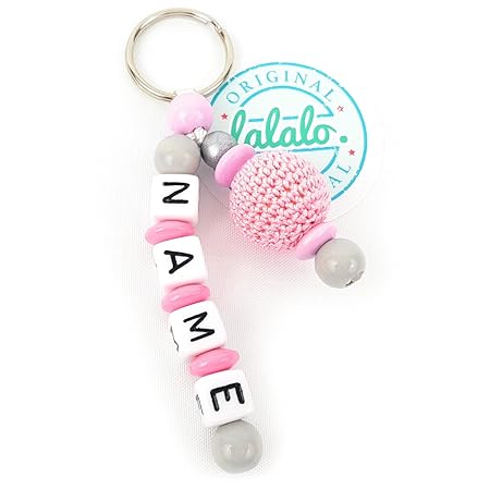 Schlüsselanhänger mit Namen, Gravur, Häkelperle am Seitenarm Mädchen | Baby Namenskette & Kinder Anhänger für Rucksack, Wicke