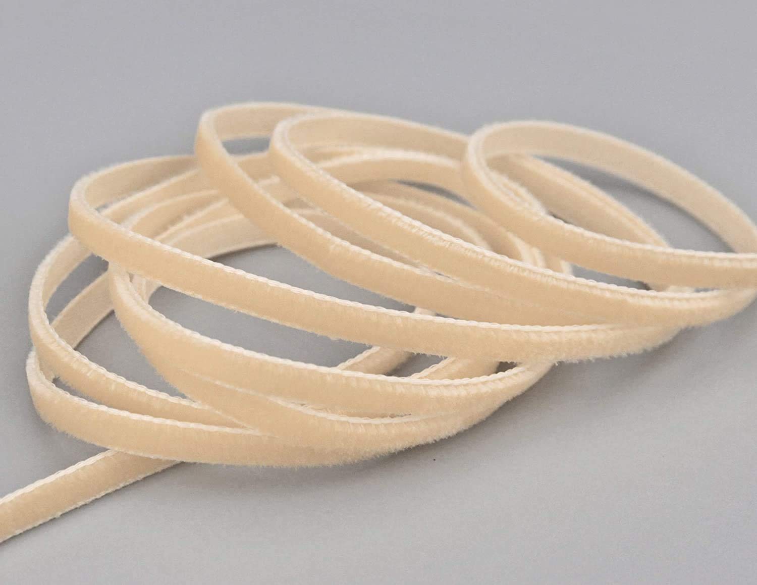 finemark 3 m x 9 mm velvet ribbon powder (427 beige) decorative ribbon velour on one side velvet fixed edge velvet ribbon for sewing decorating.