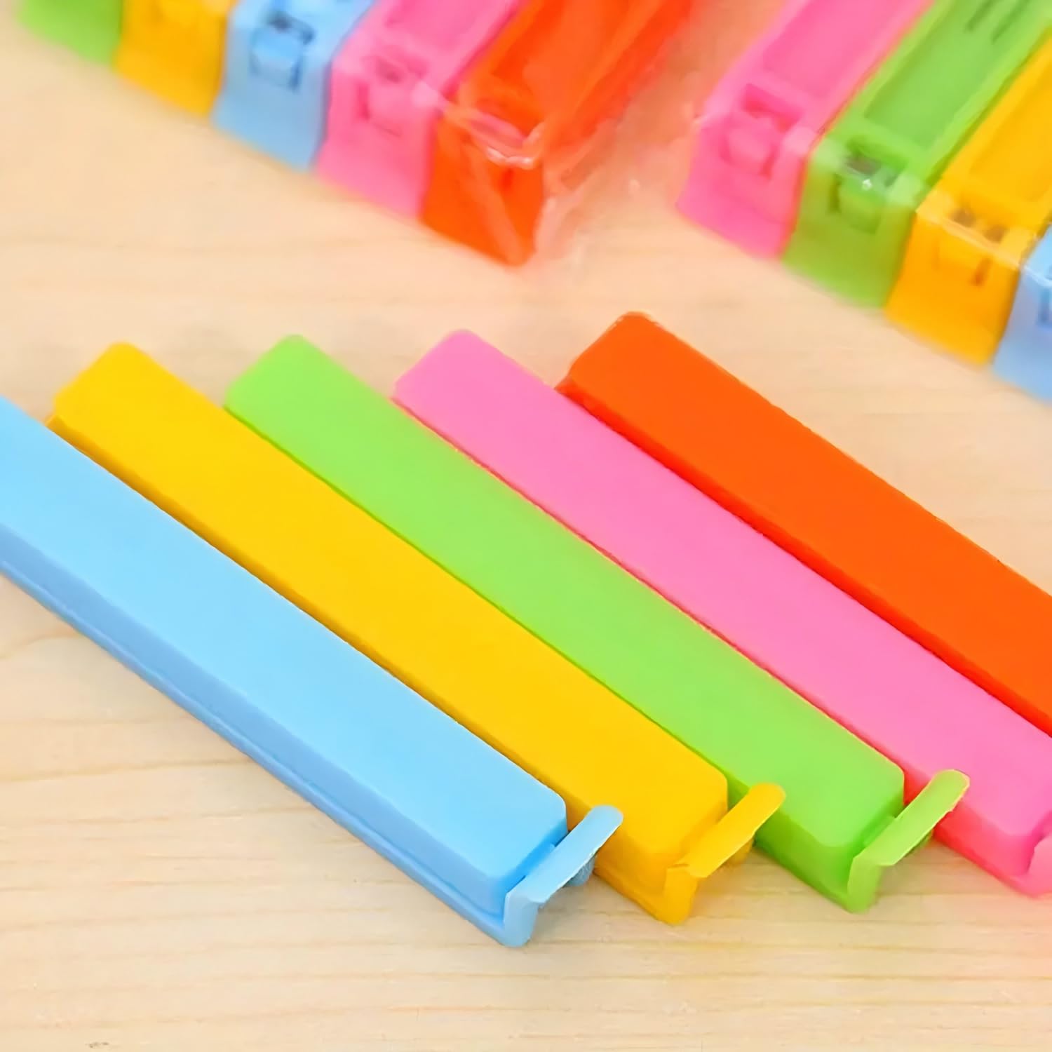 Photo 1 of 10 Pcs Plastic Chip Clips for Food Packages, Food Bag Chip Clips, Random Color Portable Sealing Bag Clips for Food, Moisture-proof & Dust-proof Airtight Clips, For Kitchen and Home (4.3inch)