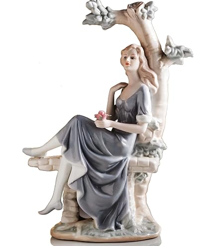 Amazon.com: Cosmos Gifts 10414 Fine Elegant Porcelain Lady Riding