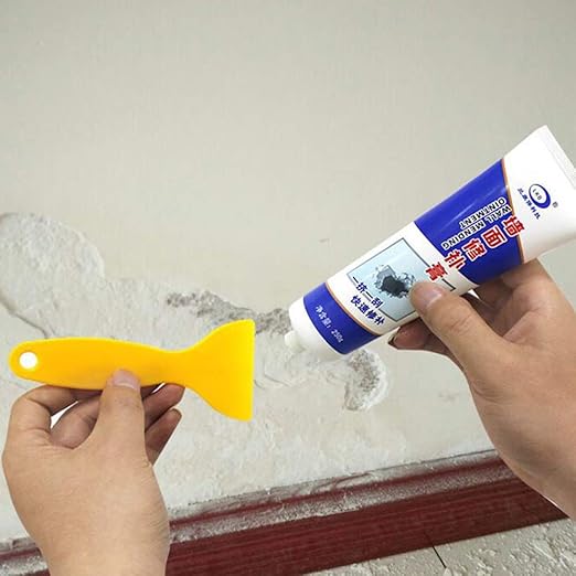 Amazon Co Jp パテ 250g パテベラ付 防水 Diy 塗料 補修材 接着剤 壁紙貼りの下地調整 釘穴 ふし穴などの補修に ホーム キッチン