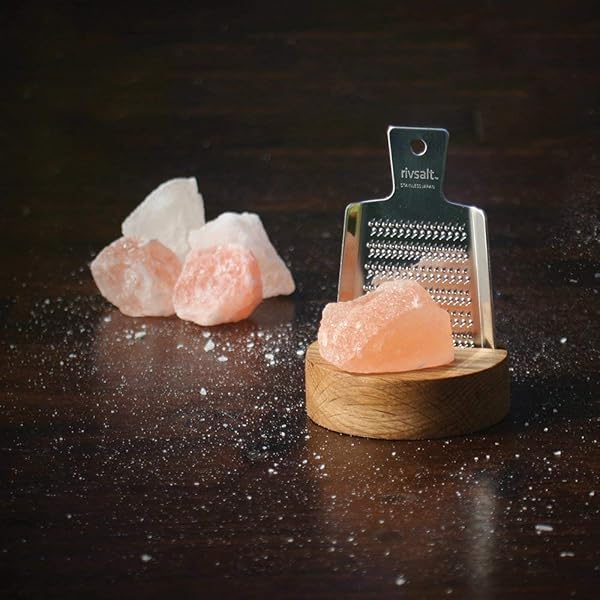 RIVSALT PINK HIMALAYAN ROCK SALT WITH METAL GRATER AND WOODEN HOLDER 40 G