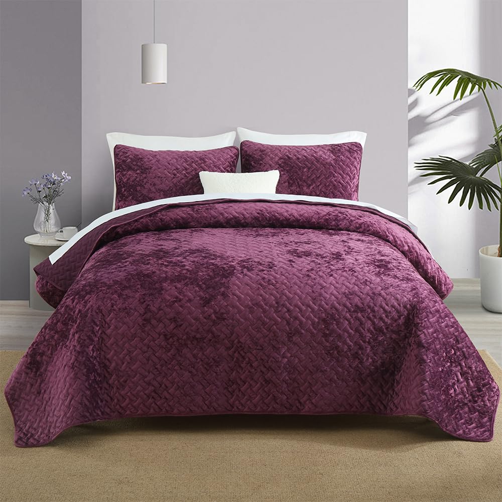 Photo 1 of Liians Velvet Bedspread Quilt Bedding Sets,Luxury Elegant Ultra Soft Velvet Comforters Coverlet Blankets,Weave Stitching Pattern Cotton Quilted Bedspread for All Seasons,Purple,Queen Size
