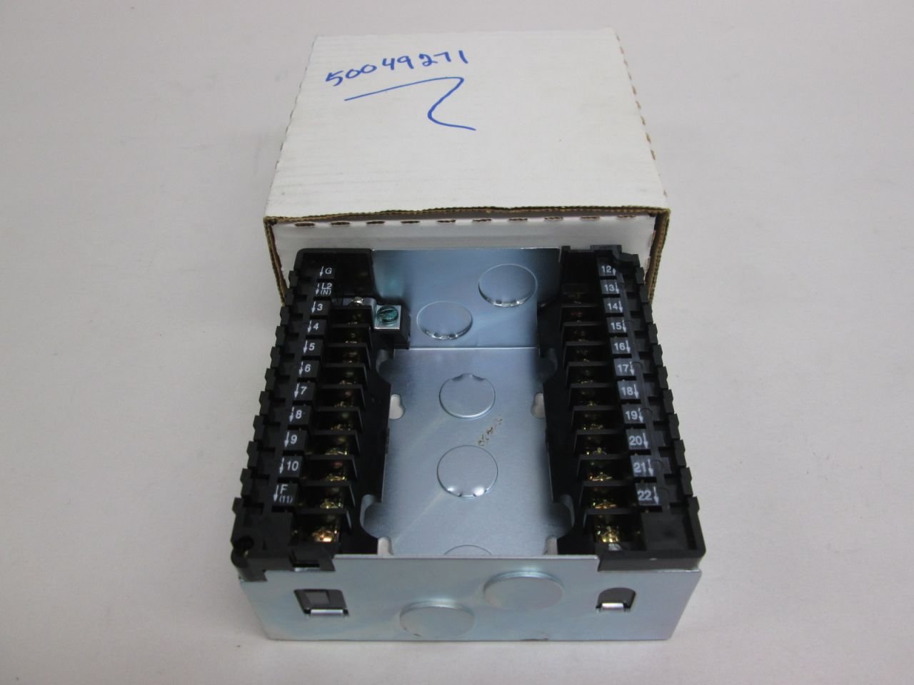 Honeywell Wiring Subbase Q7800b1003 - Burner/Wall Mount 2 Knockouts Each End